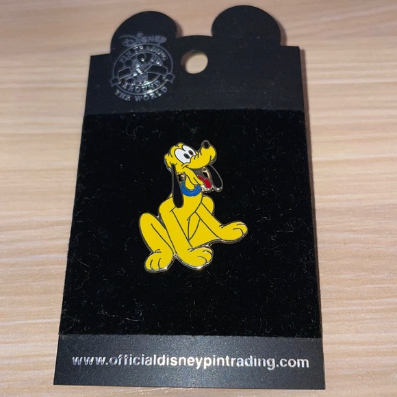 Pluto - Disney Trading Pin - Picture 1 of 3